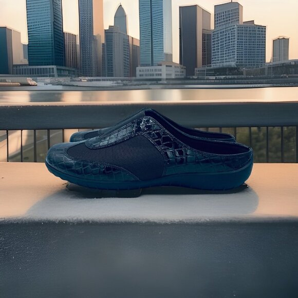 Walking Cradles Shoes Womens Size 11 Wide Brown Croc Print Comfort Mules Slip On - Picture 2 of 11